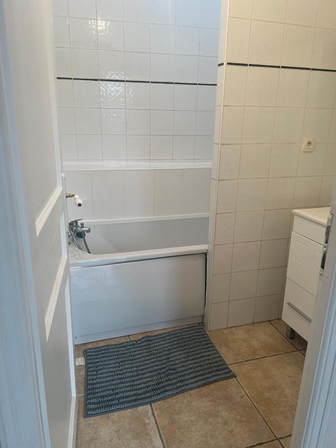 Ferienwohnung Le Relais De Saint Loup 1 A 66 Personnes Montereau-faut-Yonne Exterior foto